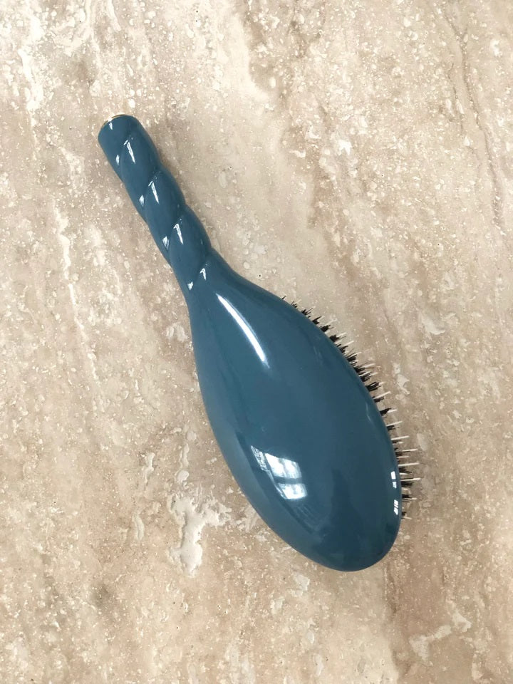 N.02 The Essential Detangling & Care Brush Blue