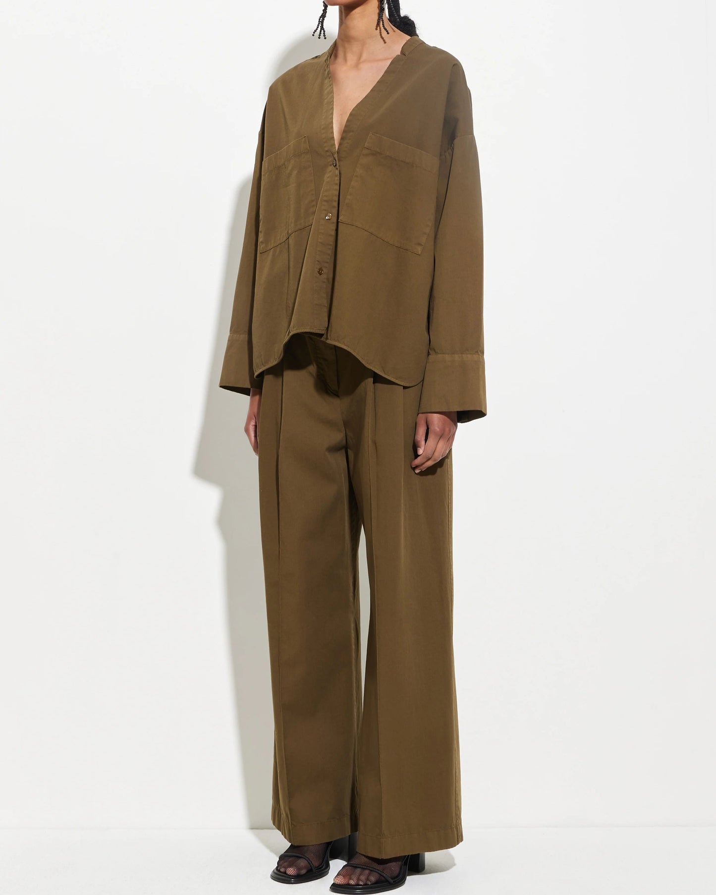 Tashvid V-Neck Shirt Olive