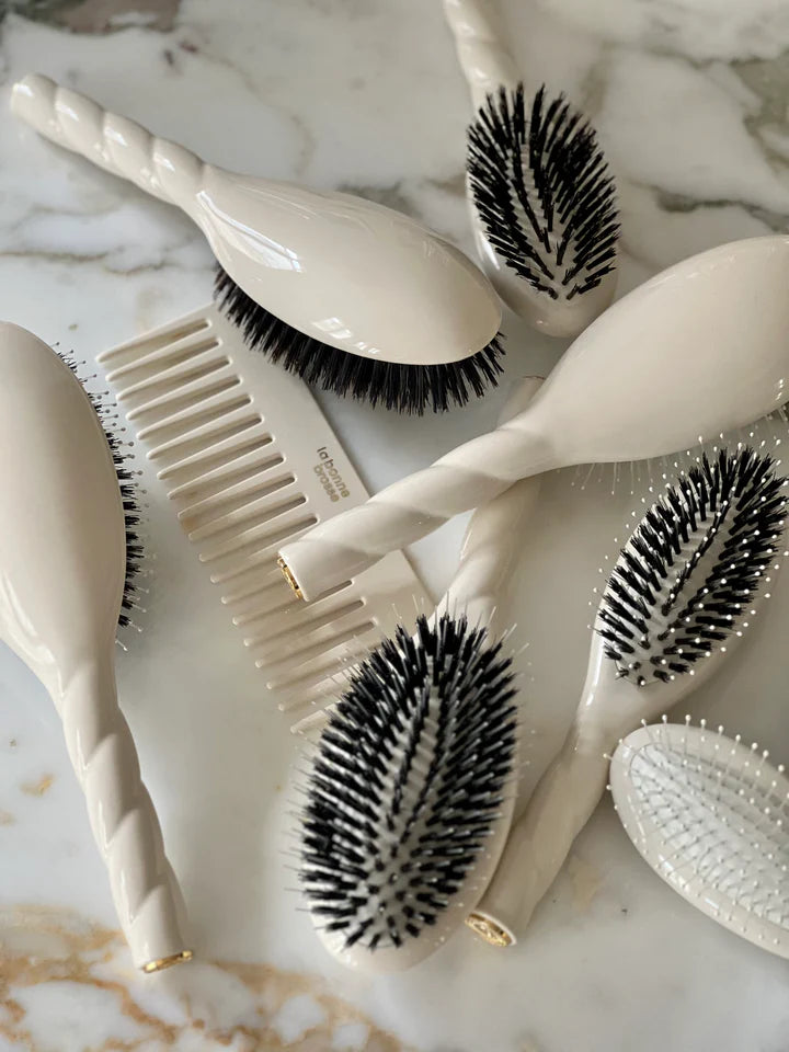 N.02 The Essential Detangling & Care Brush Cream