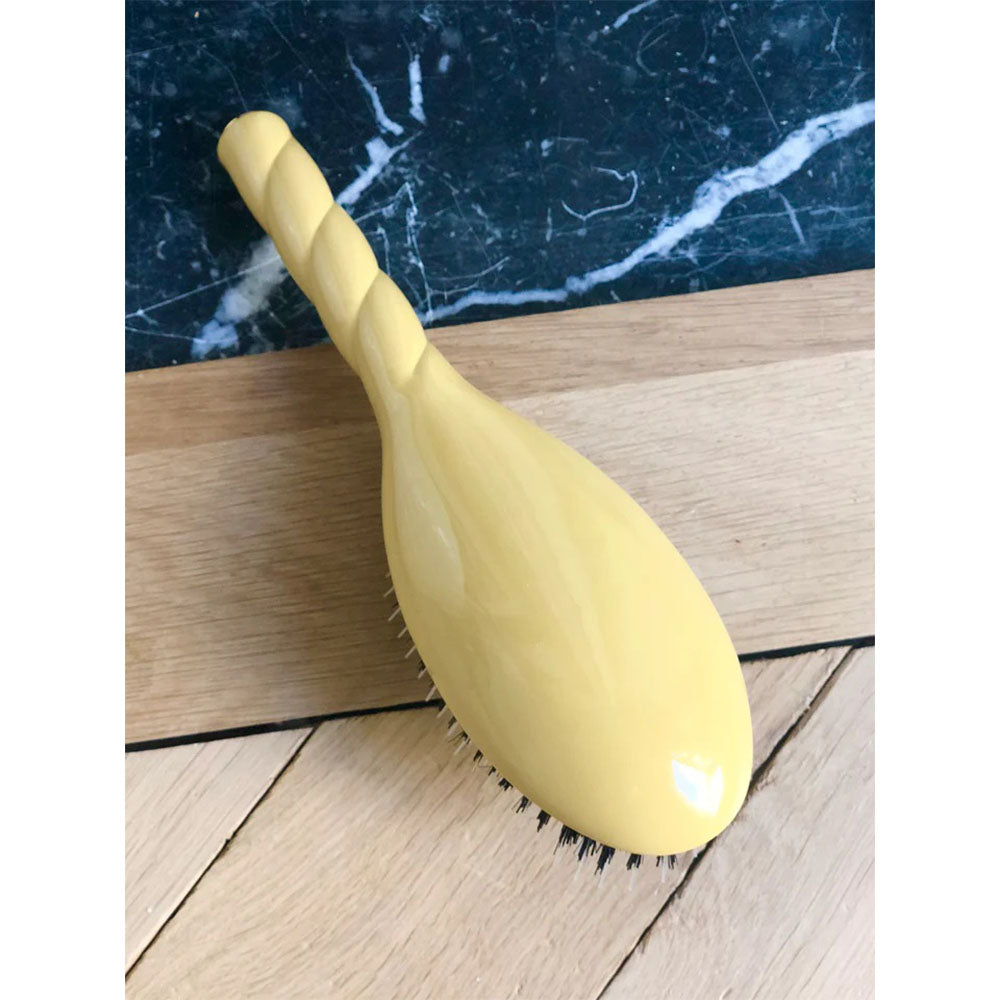 N.02 The Essential Detangling & Care Brush Yellow