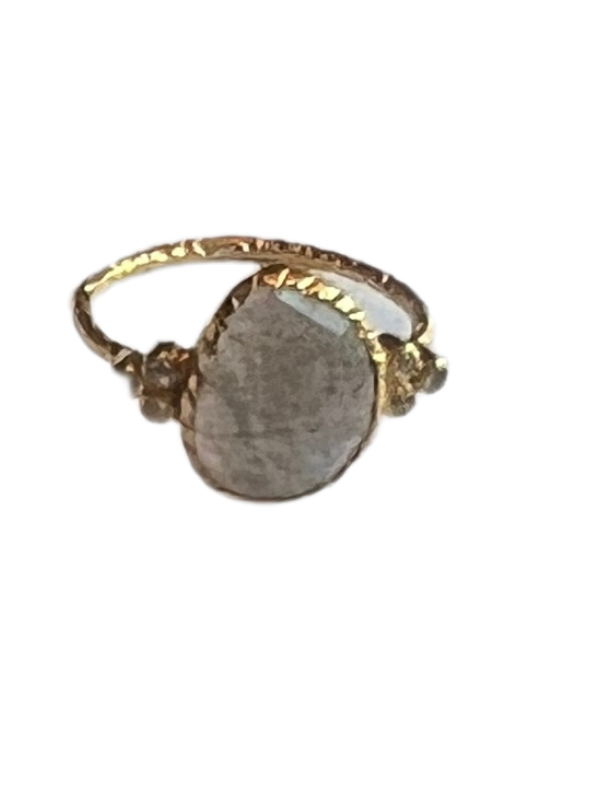 Margot Ring Labrodite