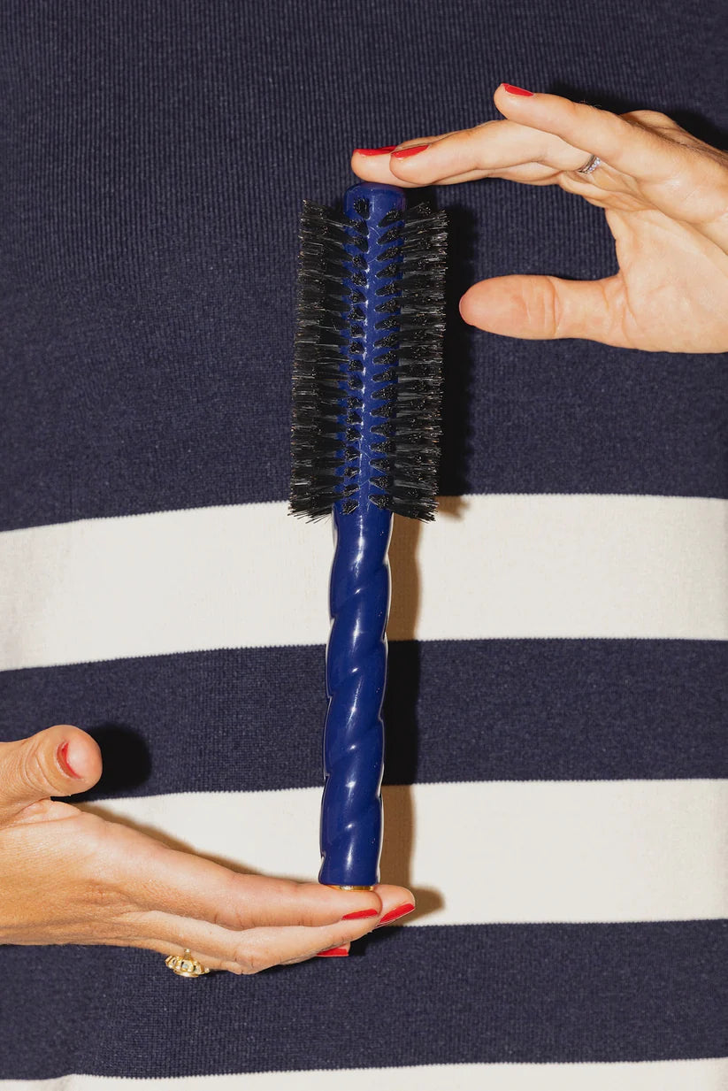 N.05 The Round Volume & Style Brush Blueberry Blue