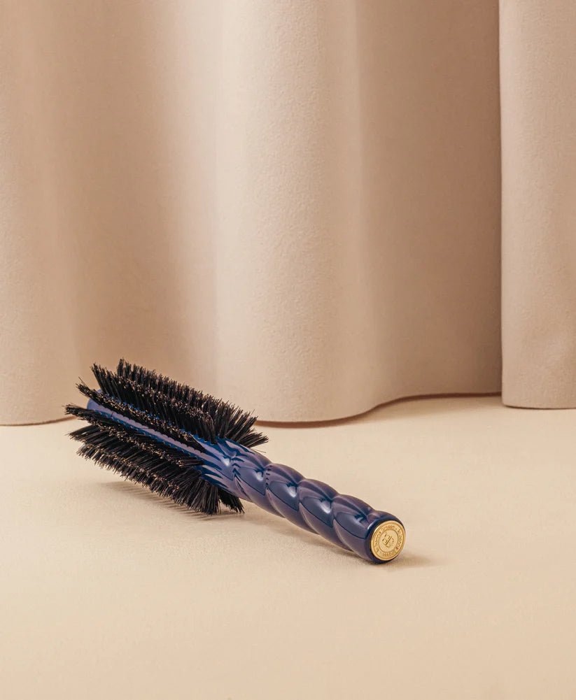 N.05 The Round Volume & Style Brush Blueberry Blue