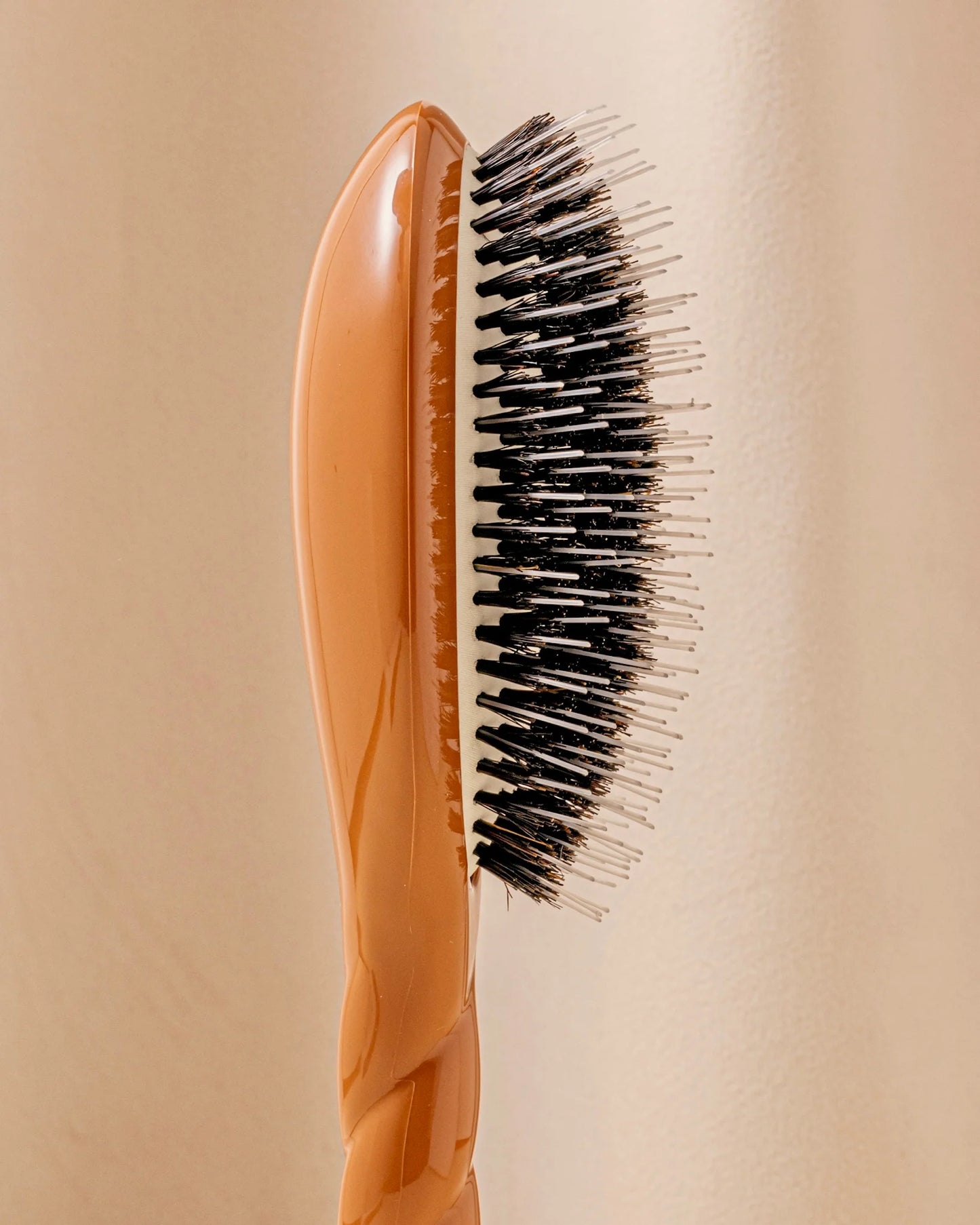 N.02 The Essential Detangling & Care Brush Brown