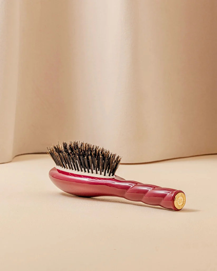 N.01 The Universal Small Hairbrush Cherry Red