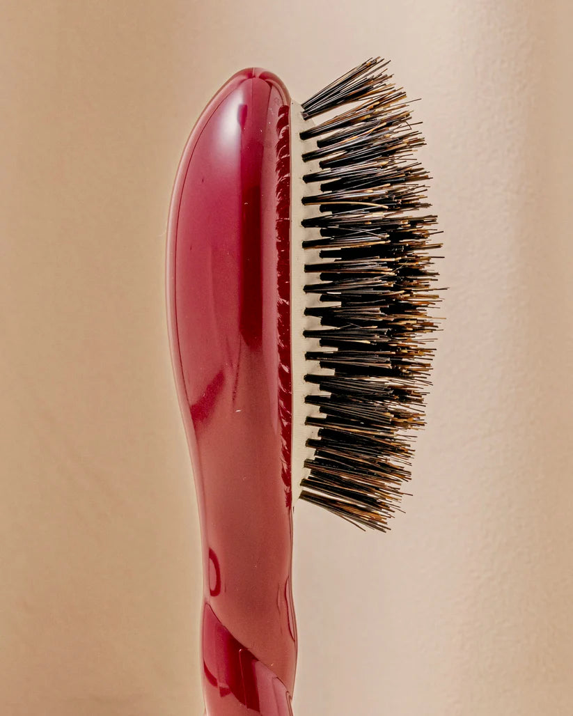 N.01 The Universal Small Hairbrush Cherry Red
