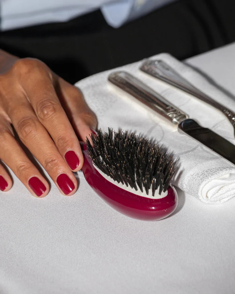 N.01 The Universal Small Hairbrush Cherry Red