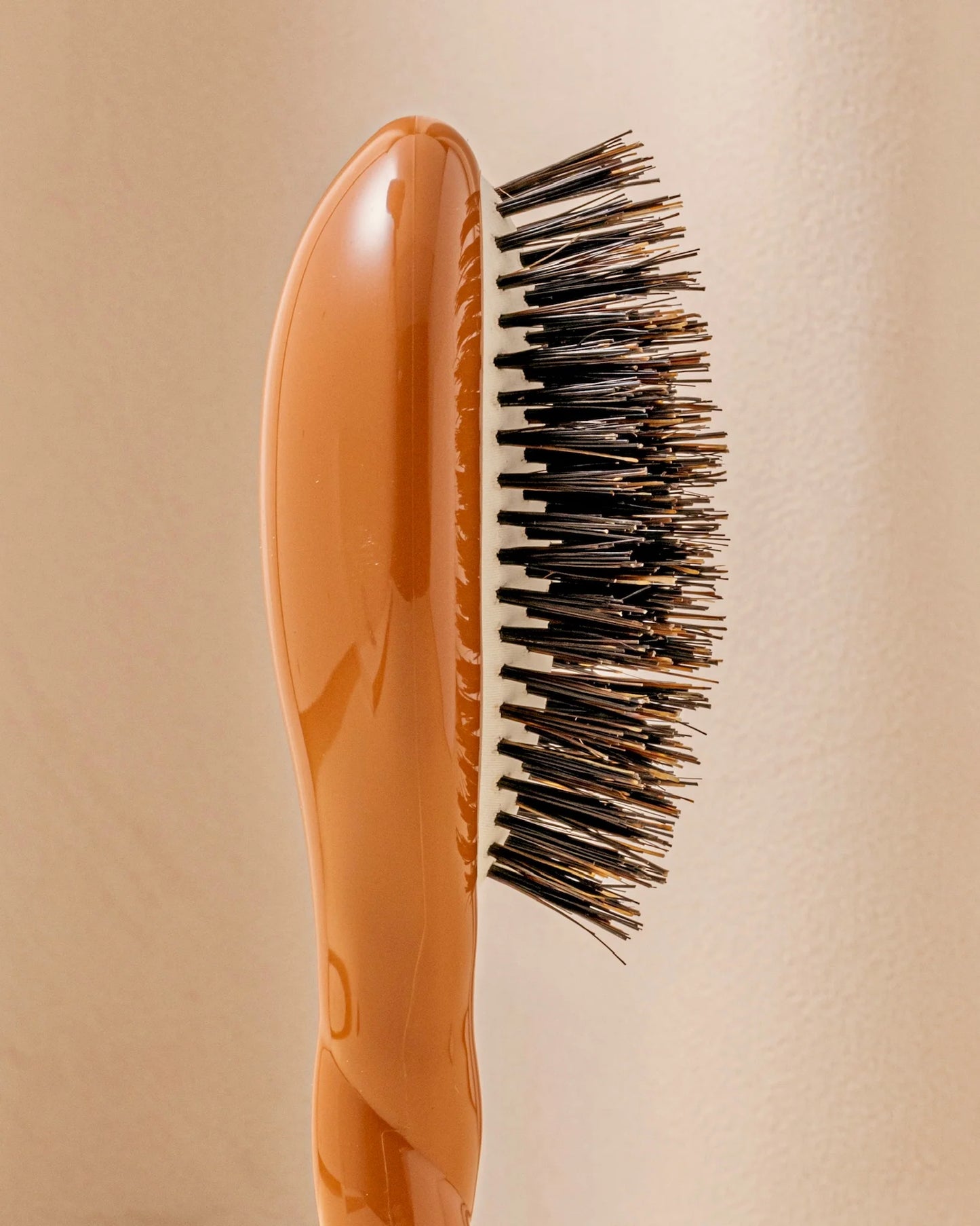 N.01 The Universal Hairbrush Brown