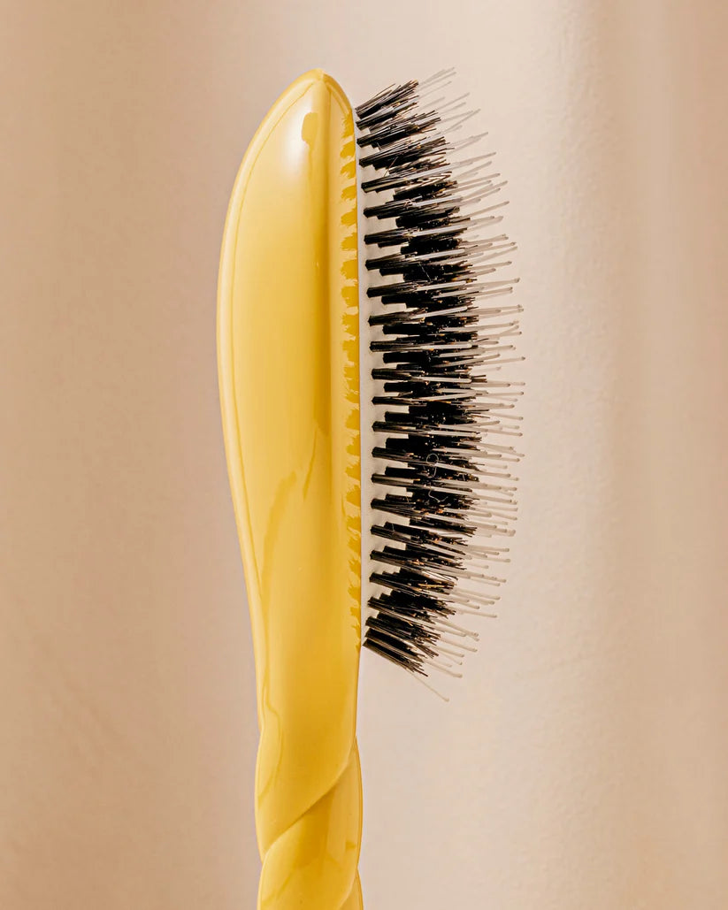 N.02 The Essential Detangling & Care Brush Yellow