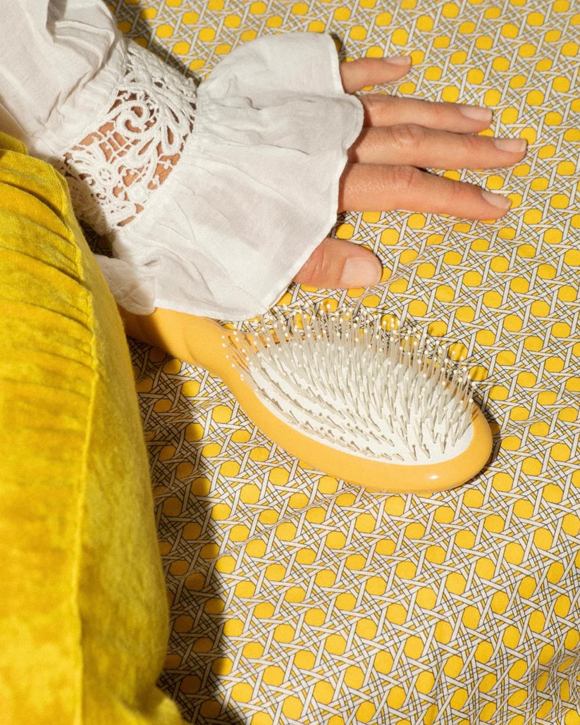 N.04 The Miracle Detangling & Massaging Brush Saffron Yellow