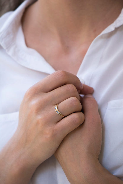 Totem Moonstone & Diamonds Ring