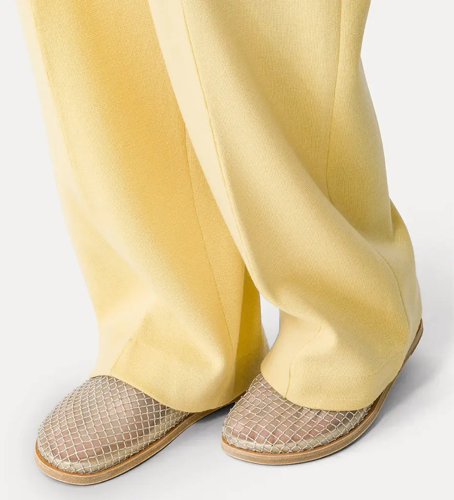 Blackless Slipper with Diamond Details