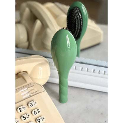 N.01 The Universal Small Hairbrush Green