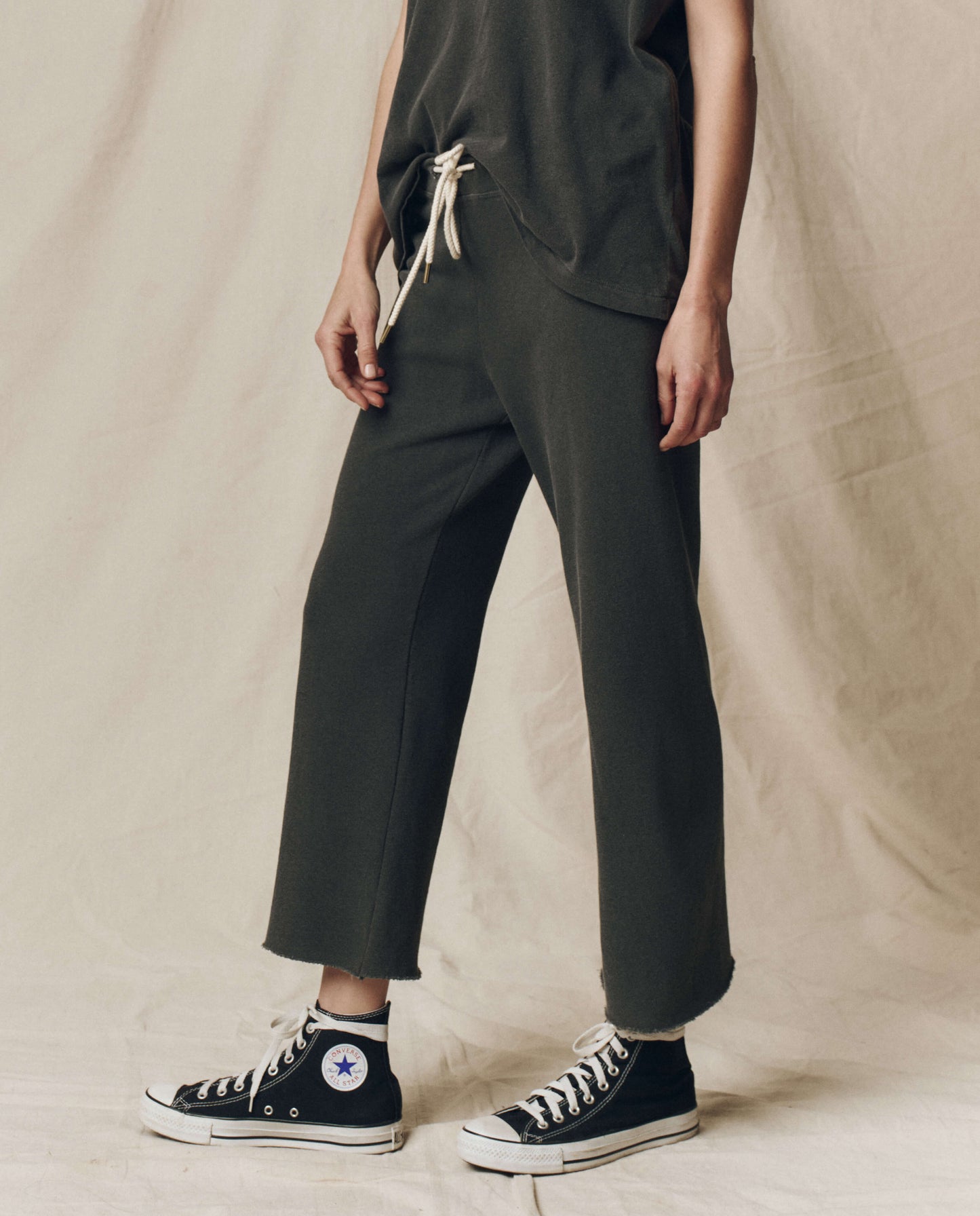The Wide Leg Cropped Sweatpant Washed Black