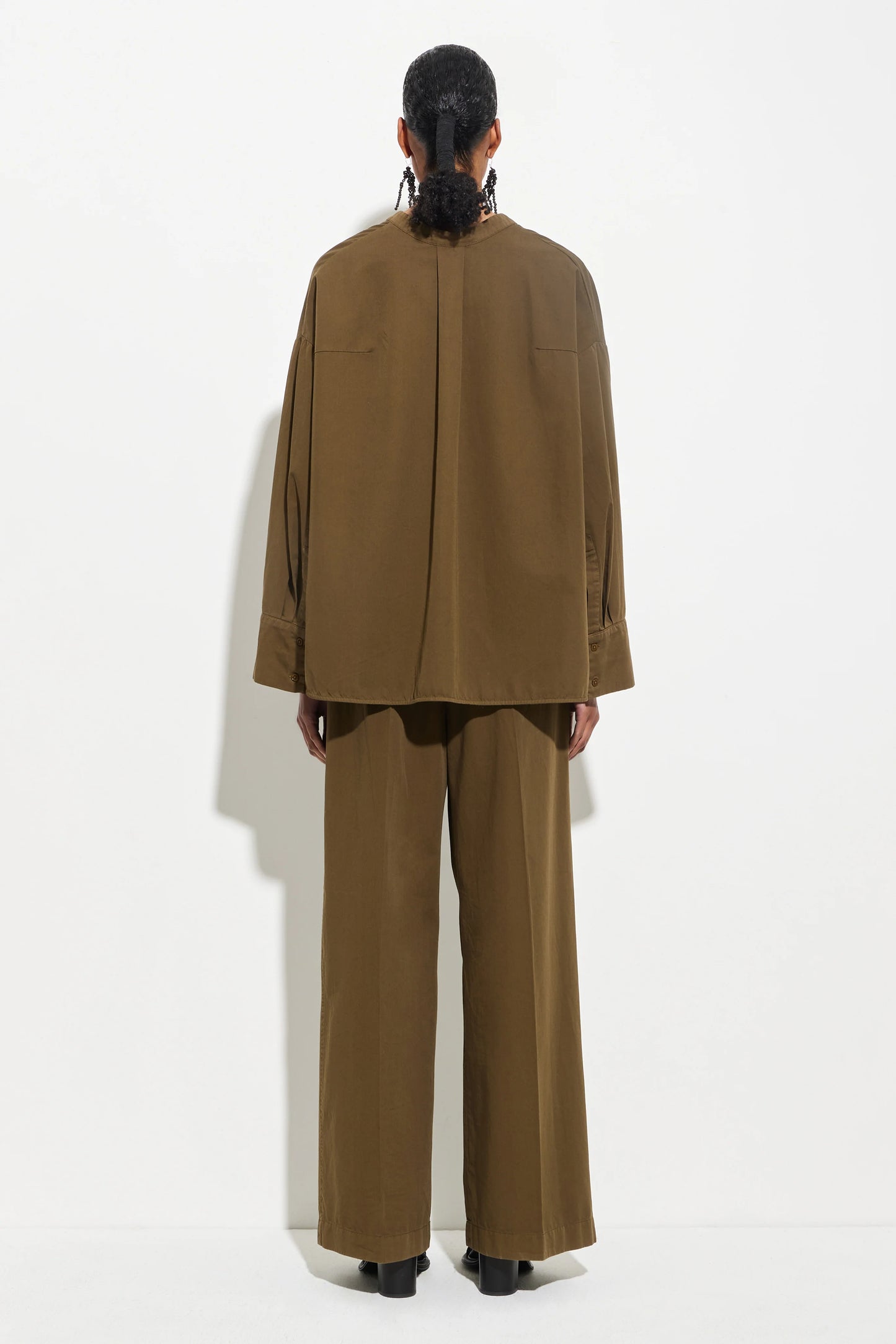 Tashvid V-Neck Shirt Olive