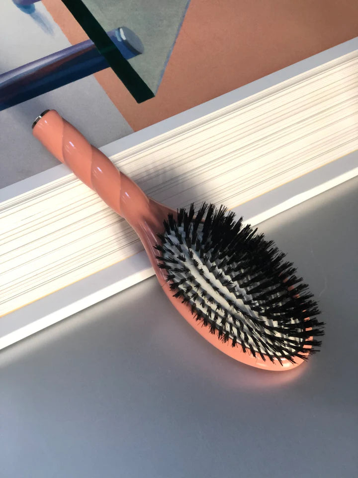 N.01 The Universal Hairbrush Coral