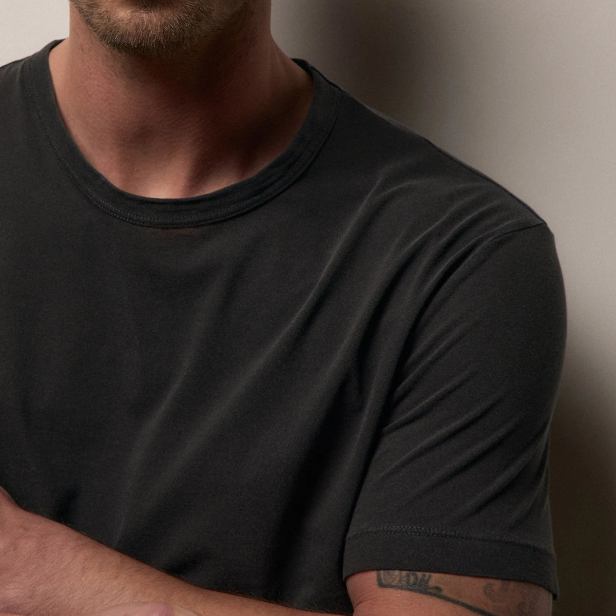 Short Sleeve Crew Neck Carbon