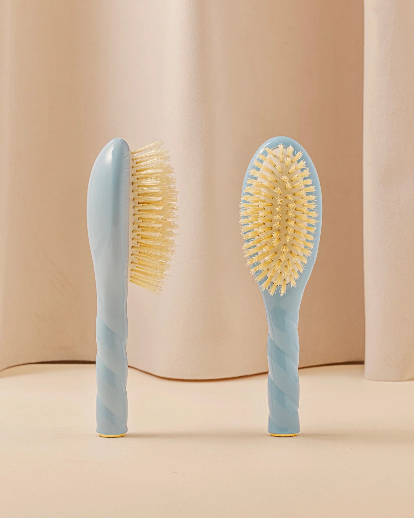 N.06 The Baby HairBrush Light Blue