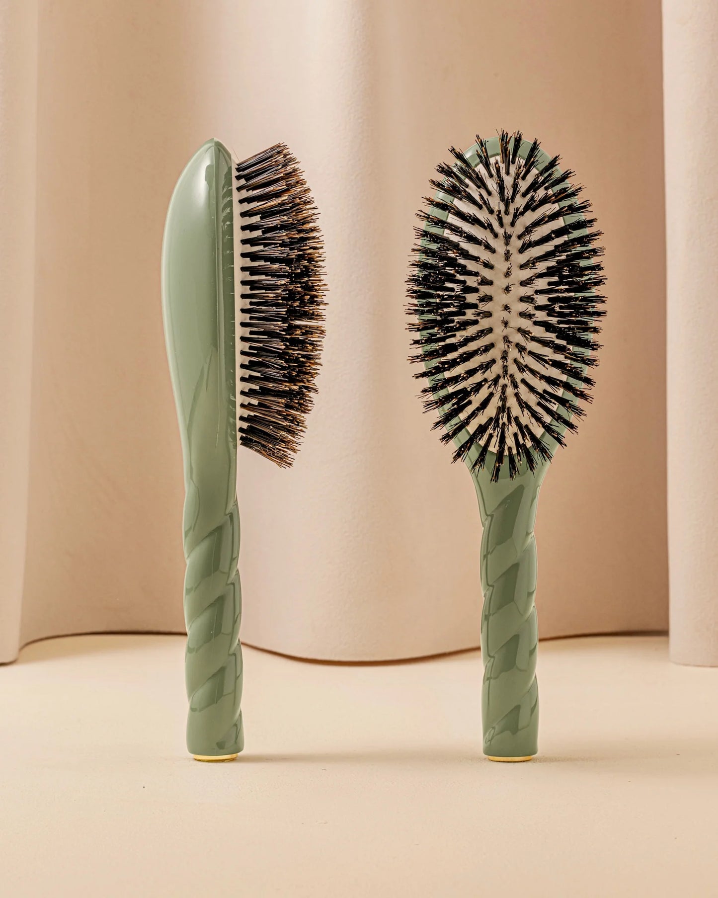 N.01 The Shine & Care HairBrush Green