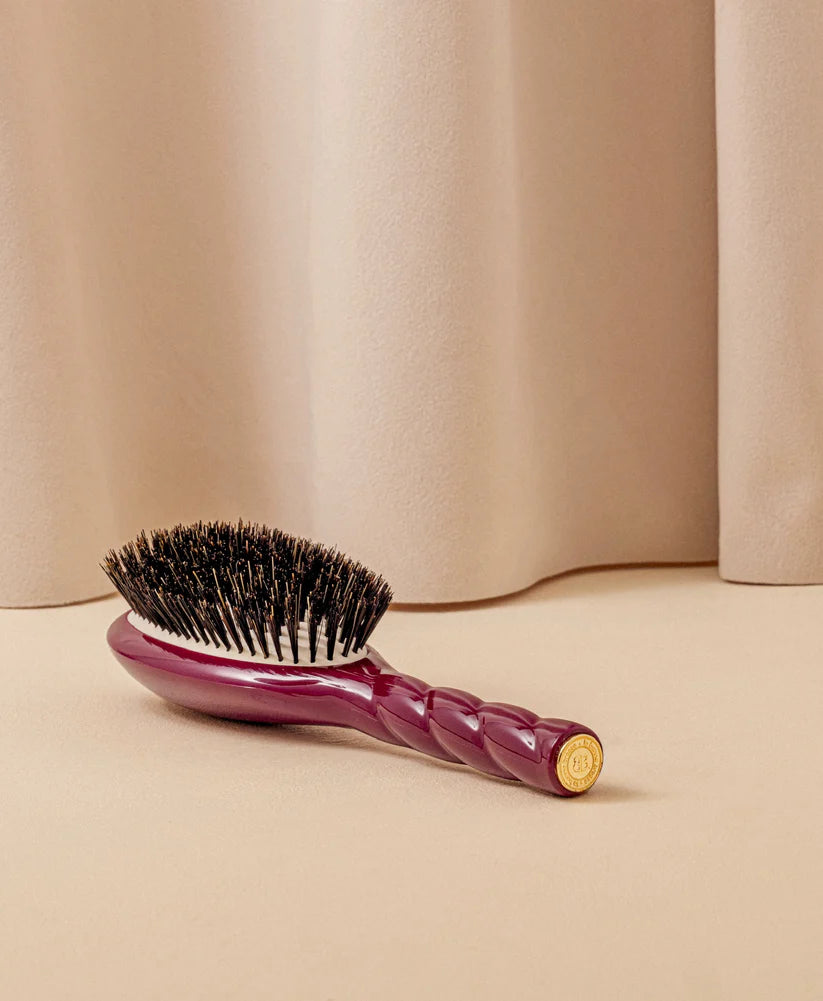 N.01 The Universal Hairbrush Cherry Red