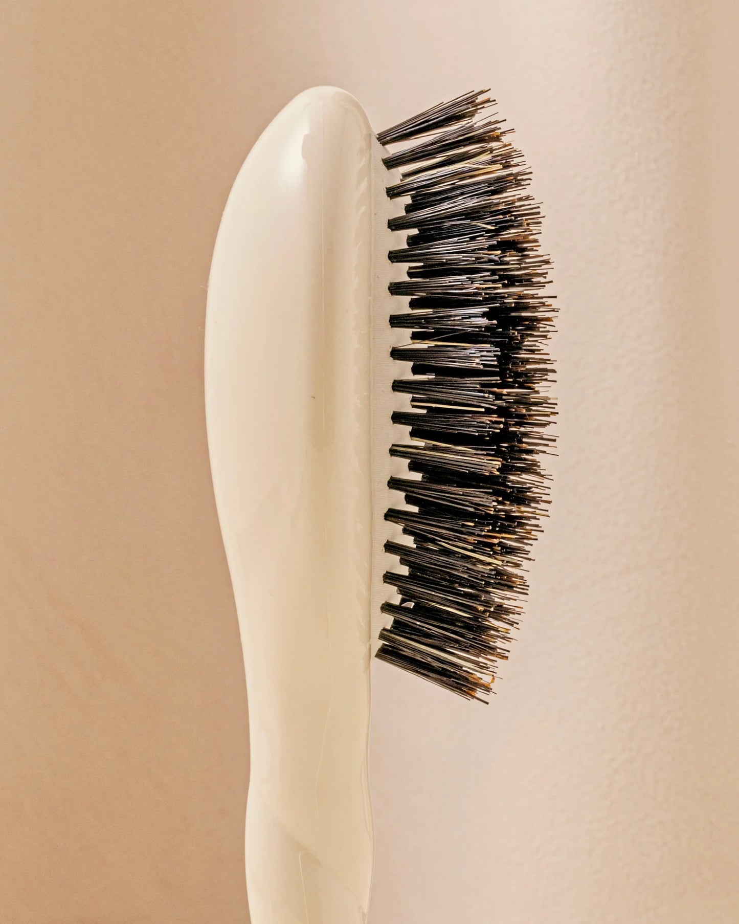 N.01 The Universal Small Hairbrush Cream