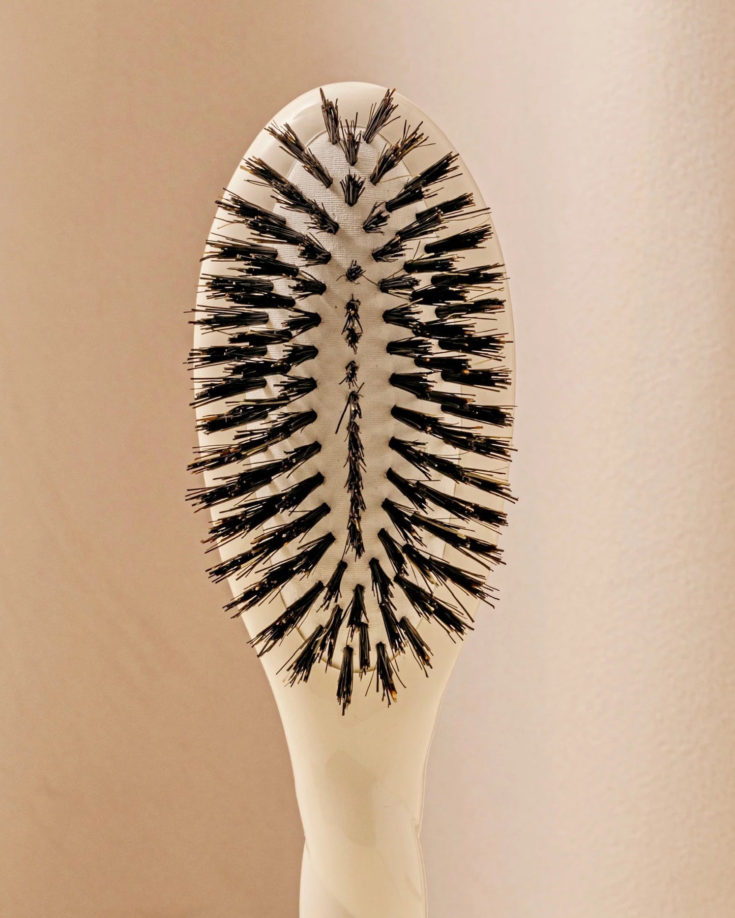 N.01 The Universal Small Hairbrush Cream
