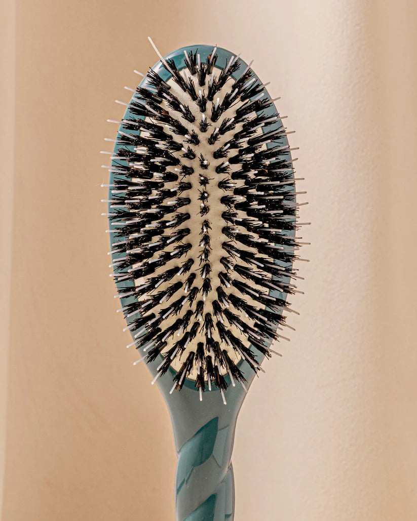 N.02 The Essential Detangling & Care Brush Blue