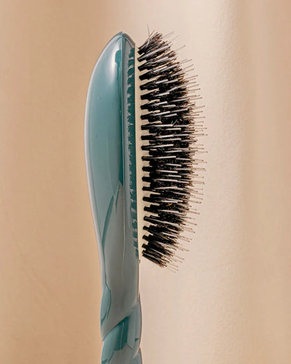 N.02 The Essential Detangling & Care Brush Blue