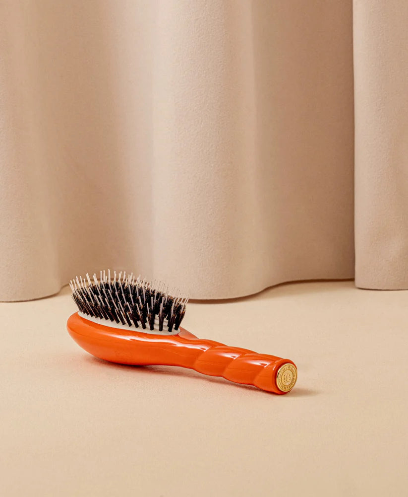 N.02 Essential Small Detangling & Care Brush Bright Orange