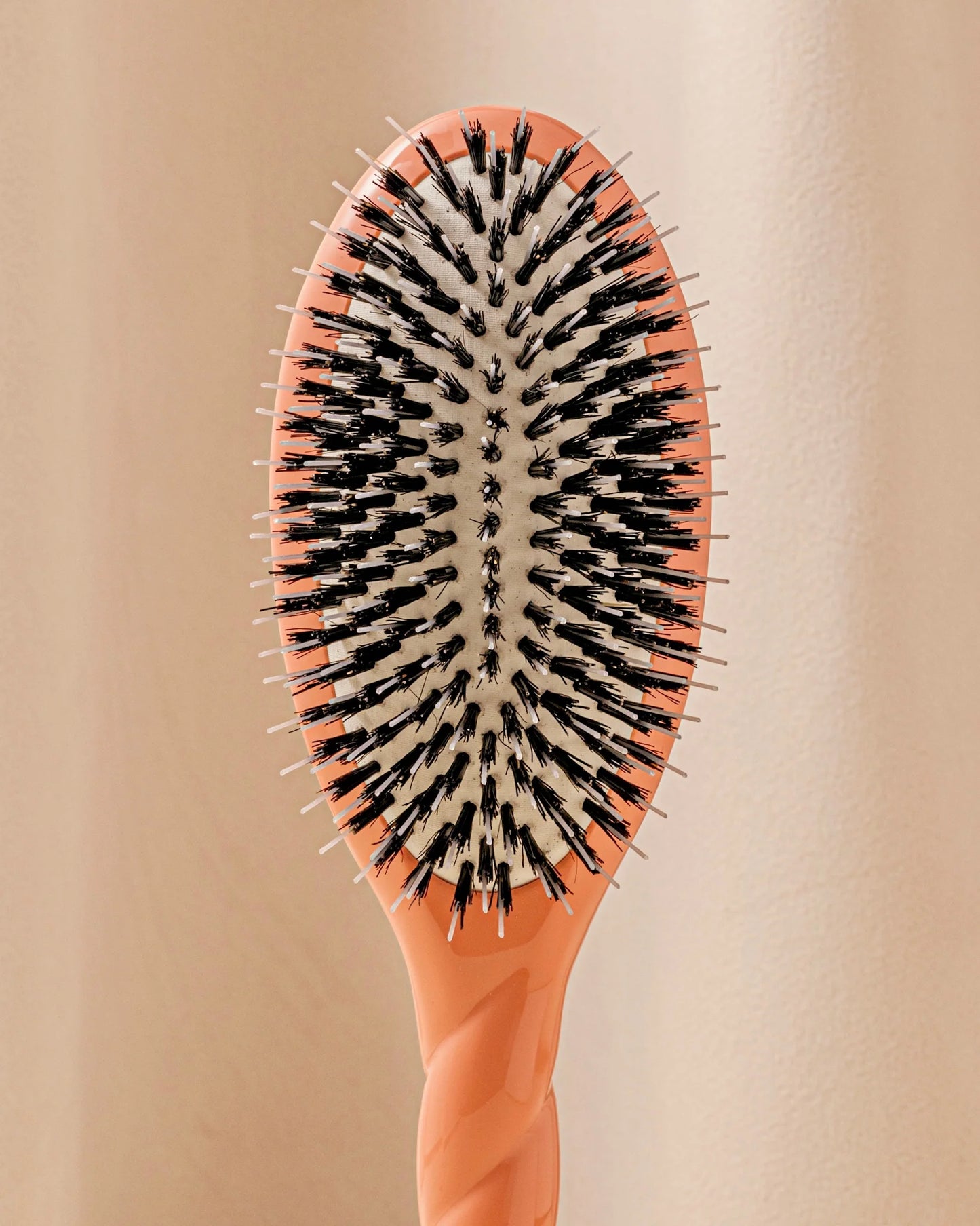 N.02 The Essential Detangling & Care Brush Coral