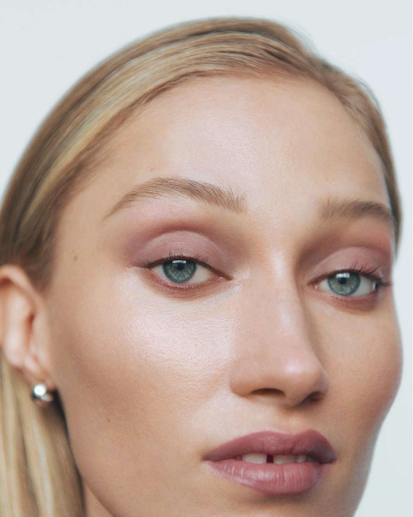 Eye and Lip Definer Yokan