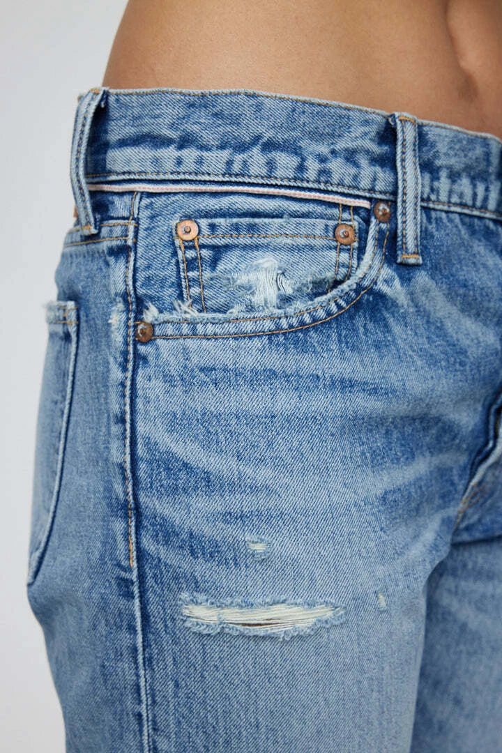 Wanakah Tapered Mid Length Jean Light Blue