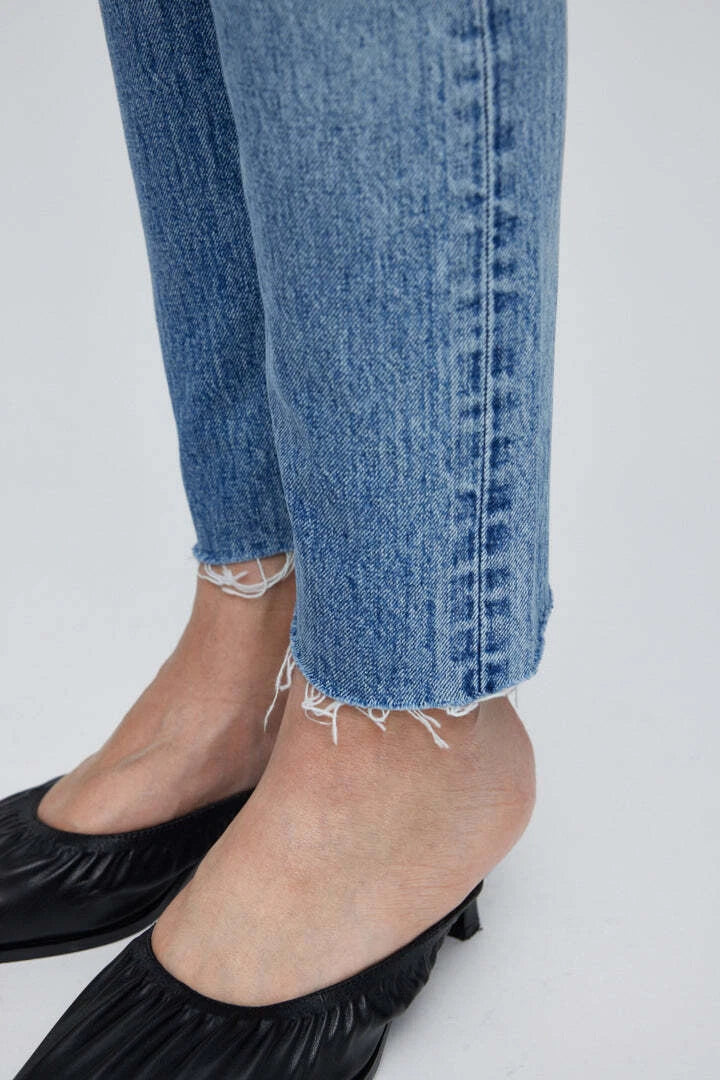 Wanakah Tapered Mid Length Jean Light Blue