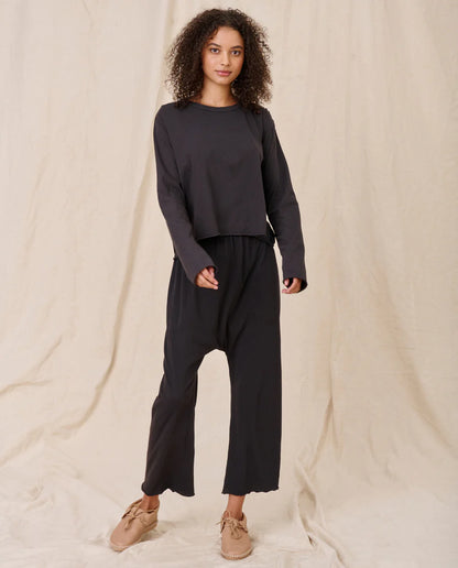 Longsleeve Crop Tee Almost Black
