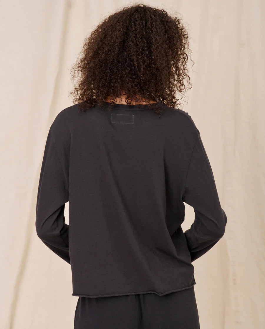 Longsleeve Crop Tee Almost Black