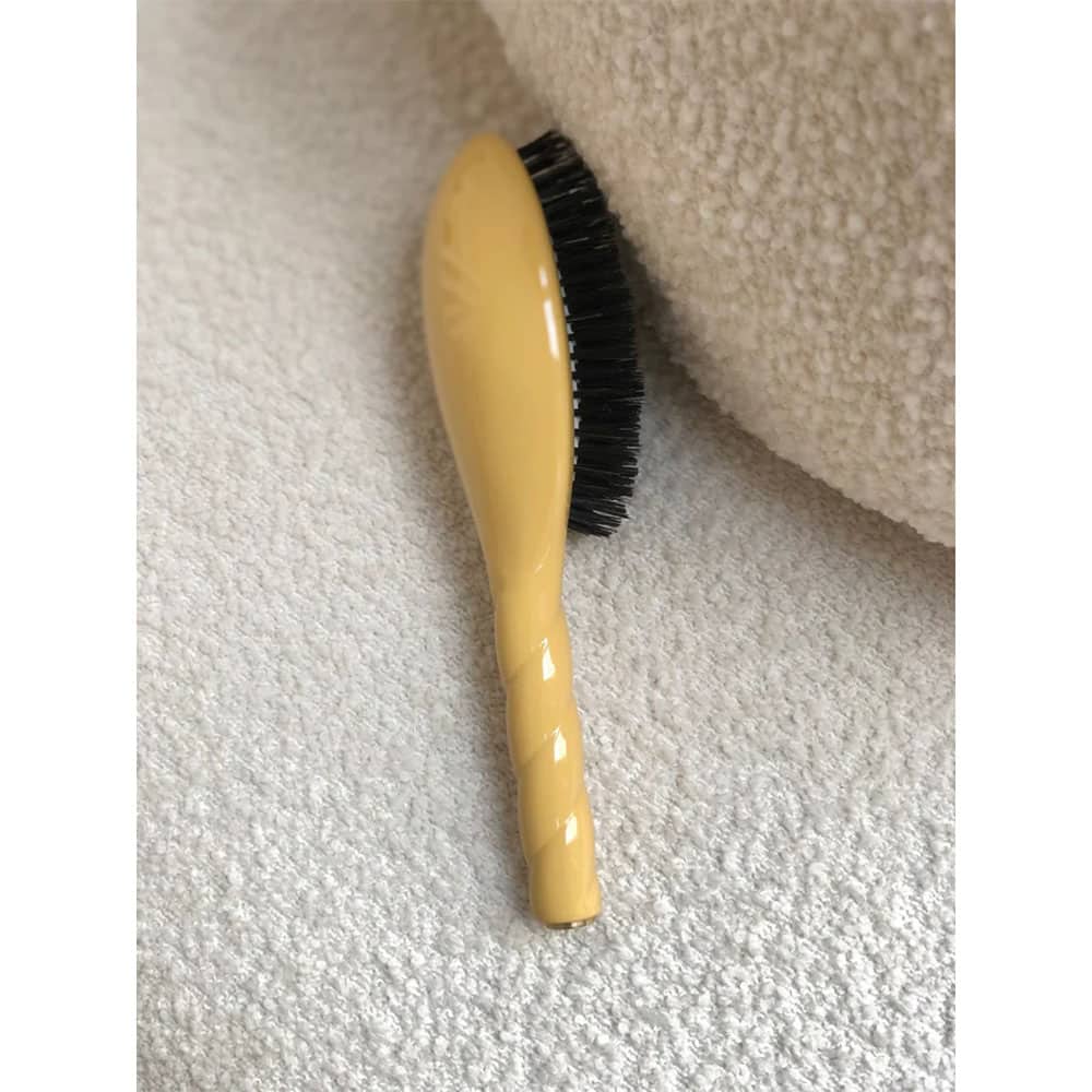 N.01 The Universal Hairbrush Yellow