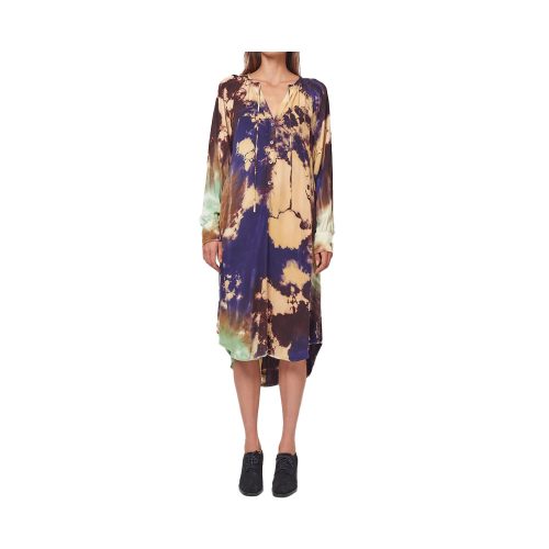 Explore the Raquel Allegra Poet Dress - a versatile knee-length silhouette with billowy sleeves and a charming cosmic violet hue.